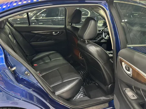 Infiniti Q50L