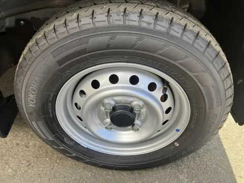 Nissan Clipper Van