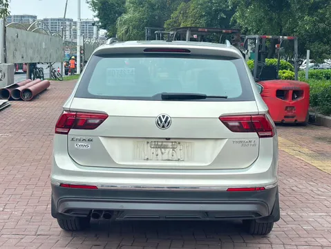 Volkswagen Tiguan L