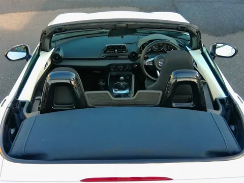 Mazda MX-5 (Roadster)
