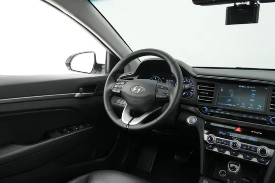 Hyundai Elantra (Avante)