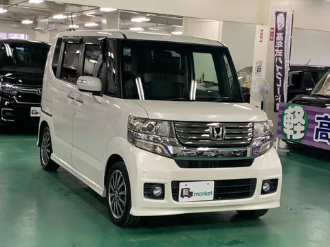 Honda N-BOX Custom