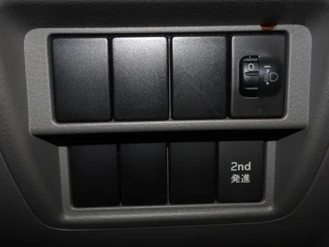 Mitsubishi Minicab Van