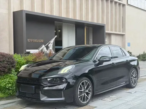 Lynk & Co 03