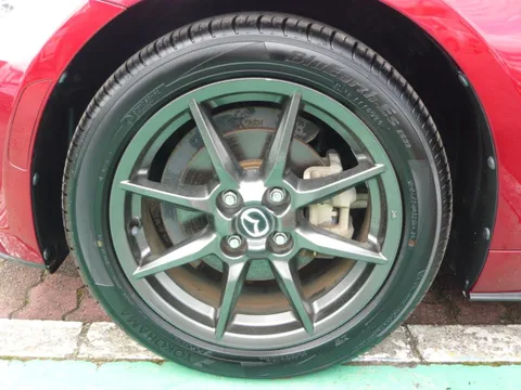 Mazda MX-5 (Roadster)