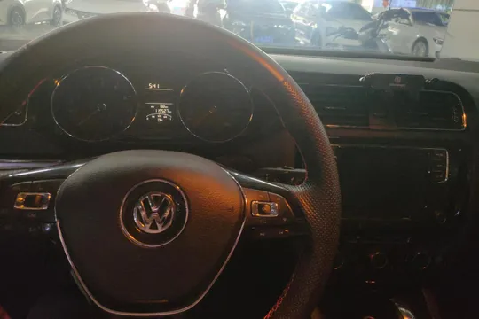 Volkswagen Sagitar