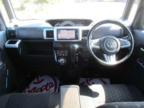 Toyota Pixis Mega