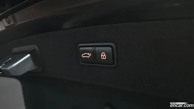 Genesis G90 (EQ900)
