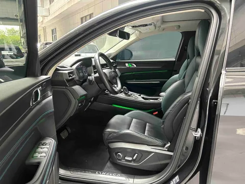 Lynk & Co 05
