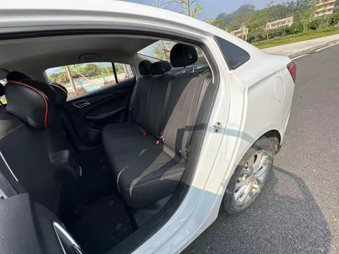 Roewe i5