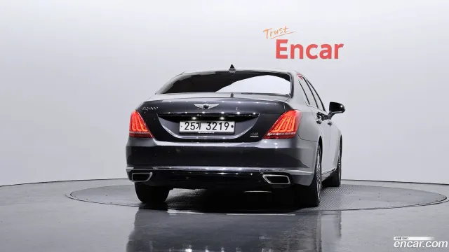 Genesis G90 (EQ900)