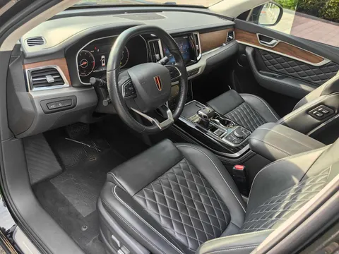 Hongqi HS7