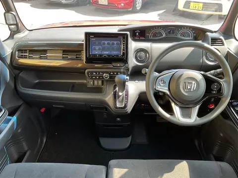 Honda N-BOX Custom