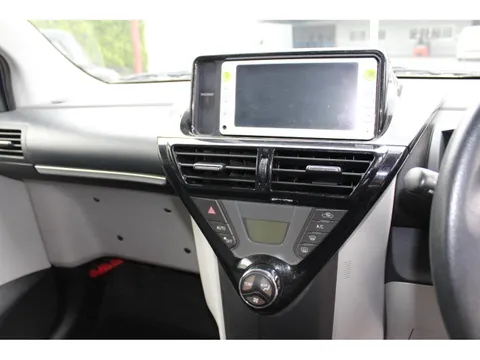 Toyota iQ