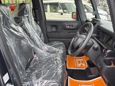 Honda N-BOX Custom
