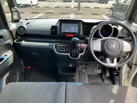 Honda N-BOX Custom