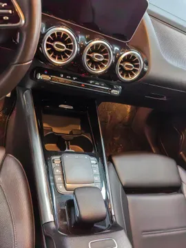 Mercedes-Benz Mercedes-Benz GLA