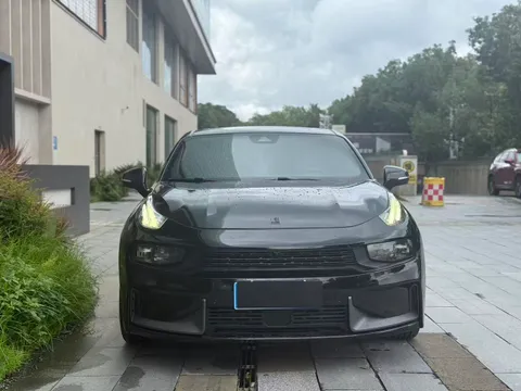 Lynk & Co 03