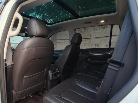 Roewe RX8