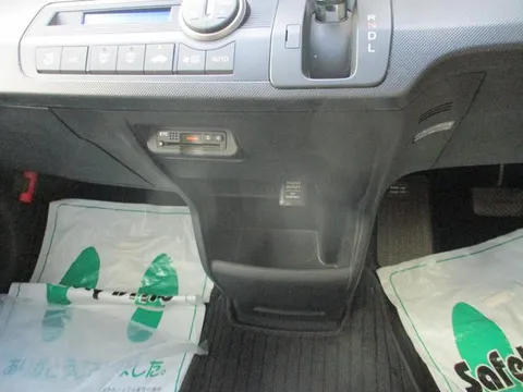 Honda Freed Spike