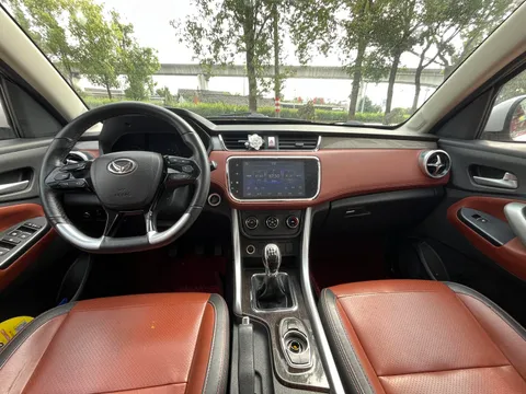 BAIC S3