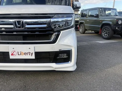 Honda N-BOX Custom