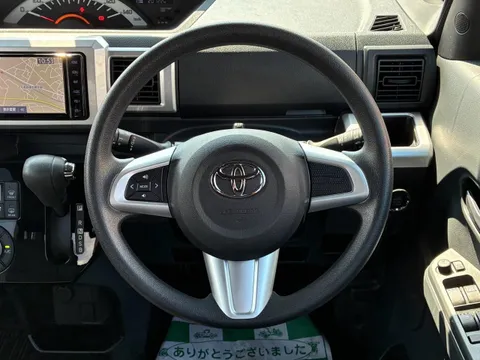 Toyota Pixis Mega