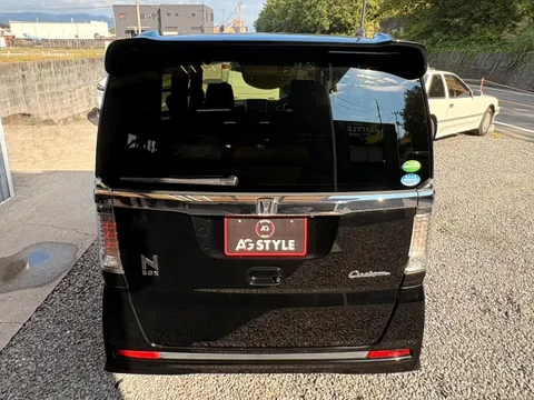 Honda N-BOX Custom