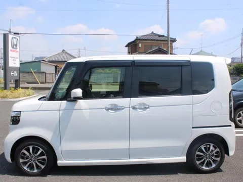 Honda N-BOX Custom