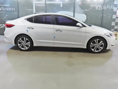 Hyundai Elantra (Avante)