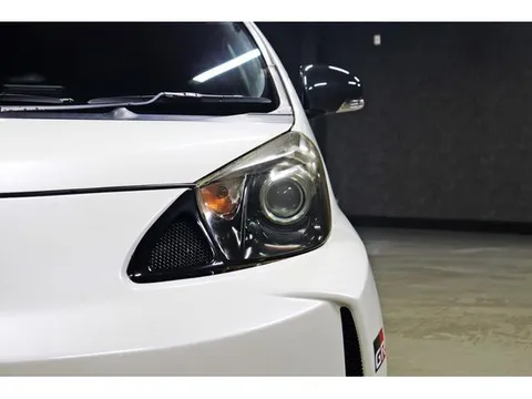 Toyota iQ