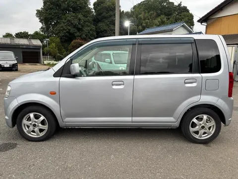 Nissan Otti