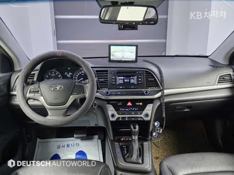 Hyundai Elantra (Avante)