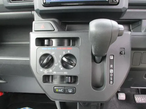Toyota Pixis Mega