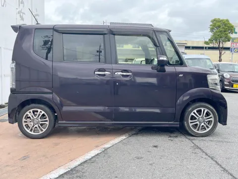 Honda N-BOX Custom