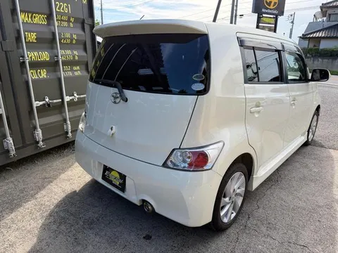 Toyota bB