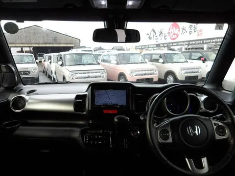 Honda N-BOX Slash