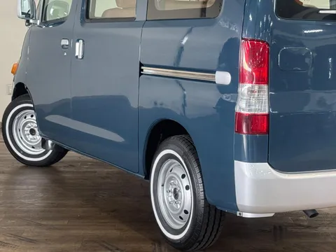 Toyota TownAce Van