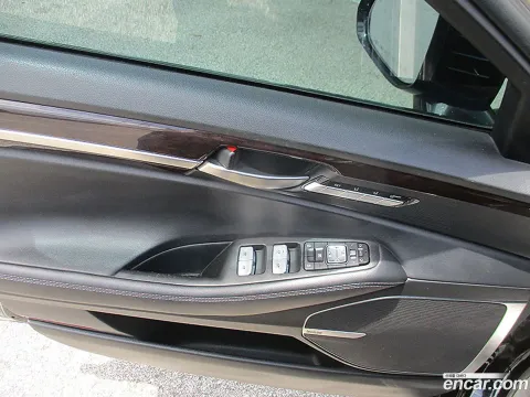 Genesis G90 (EQ900)