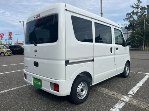 Nissan Clipper Van