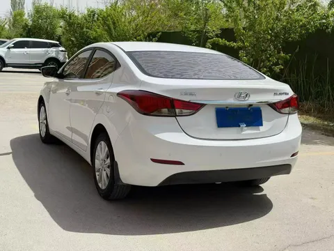 Hyundai Elantra (Avante)