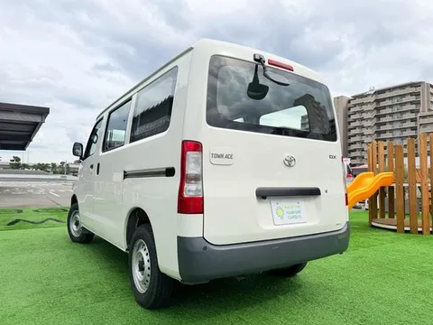 Toyota TownAce Van