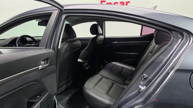Hyundai Elantra (Avante)