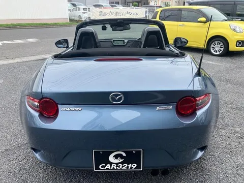Mazda MX-5 (Roadster)
