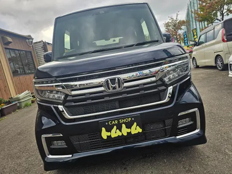 Honda N-BOX Custom