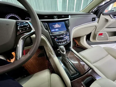 Cadillac XTS