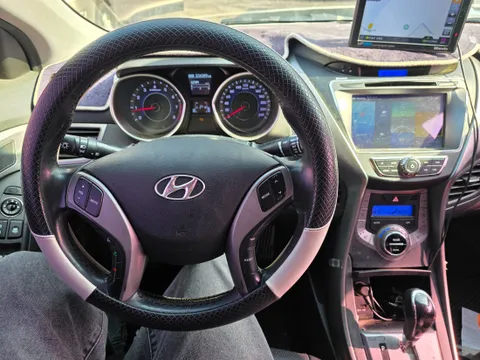 Hyundai Elantra (Avante)