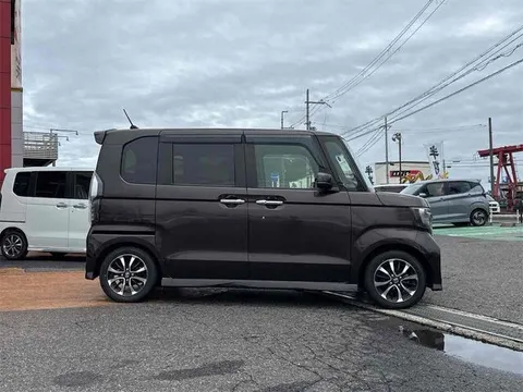 Honda N-BOX Custom