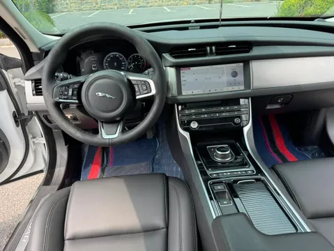 Jaguar XFL