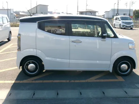 Honda N-BOX Slash